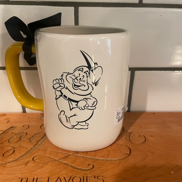 Rae Dunn Happy mug - Picture 2 of 2